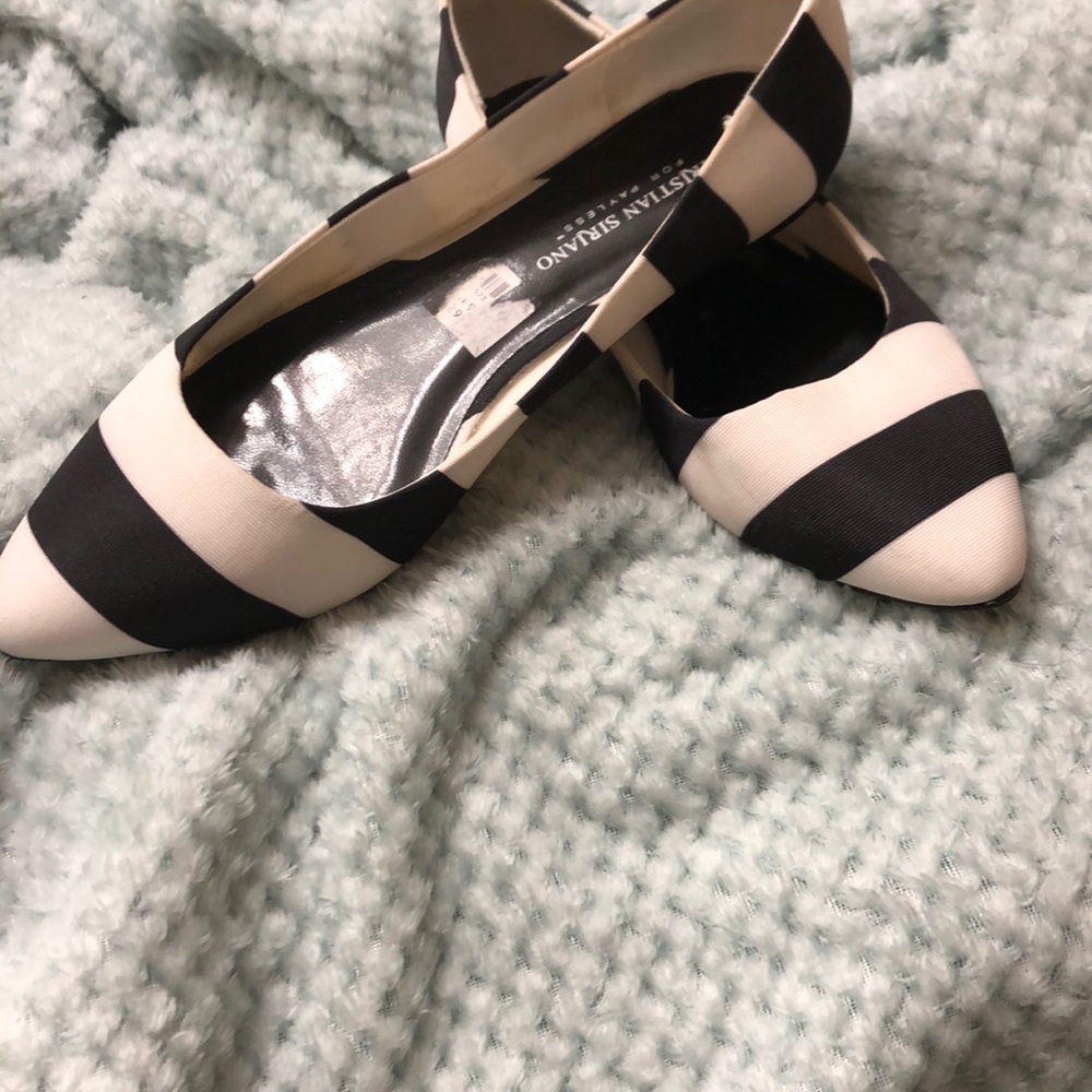 Black and white ballet flats
